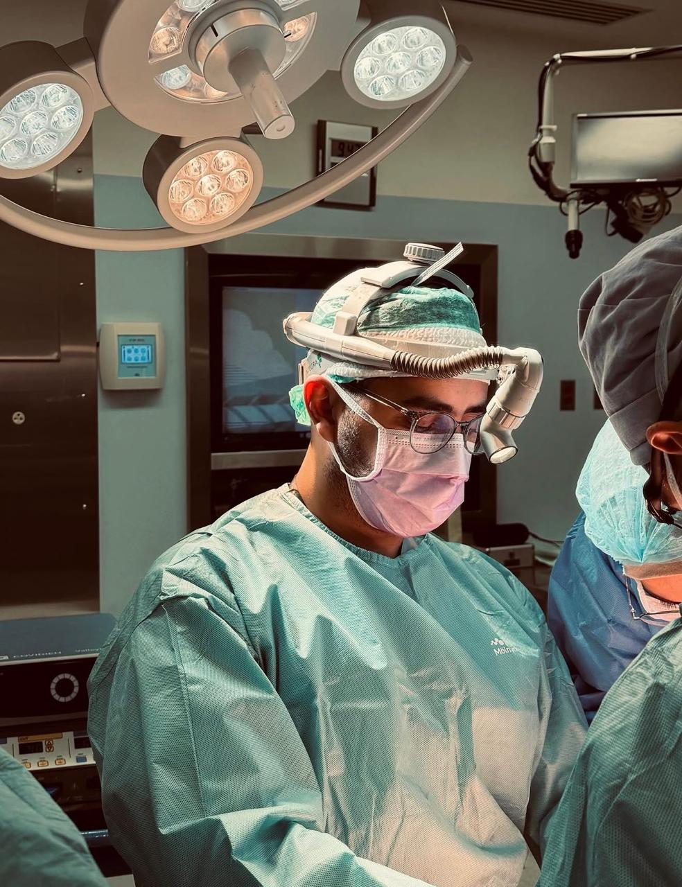 Dr. Mohamad El Haress in surgical practice